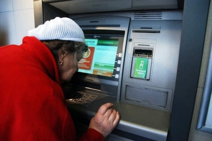 «Заберите свои деньги из этих банков!»: предупредили пенсионеров депутаты Госдумы