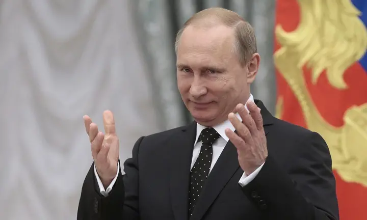 Зарплату бюджетникам сделают более справедливой: Путин поручил внедрить новую систему оплаты труда