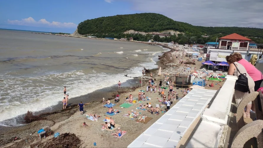 Мутное море и ливни вместо солнца: как отпуск в Джубге обернулся разочарованием