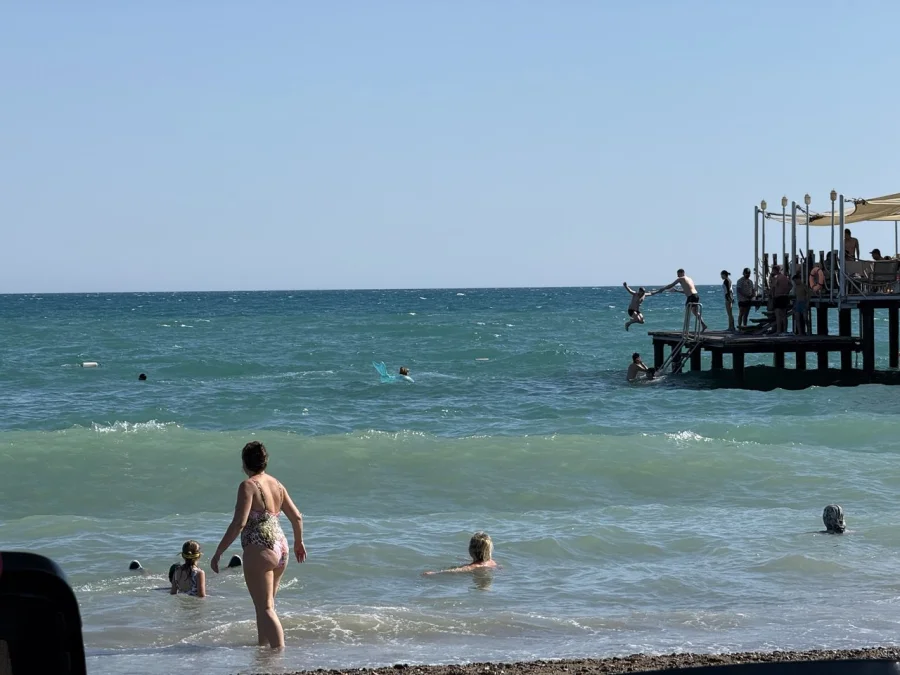 Минздрав Турции ответил на опасения российских туристов: море чистое, холеры нет