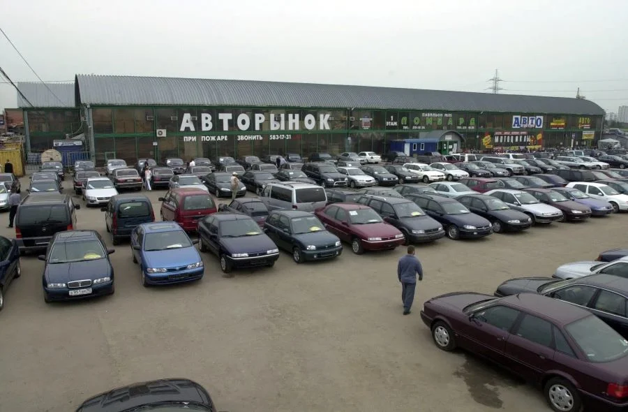 Ажиотаж на "вторичке": Продажи подержанных авто в России побили рекорды года