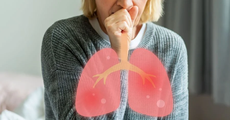 Врачи объяснили, когда кашель может указывать на рак