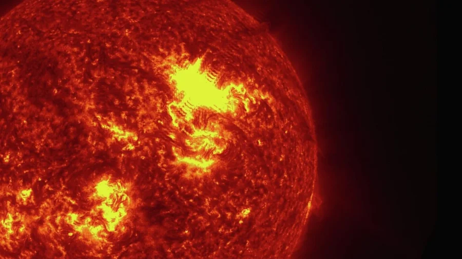 Геоудар G2: Землю накрыла магнитная буря 14 ноября. Прогноз, часы пик и советы, как пережить "шторм"