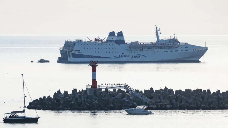 Мэр Сочи назвал небезопасным запуск парома из Турции