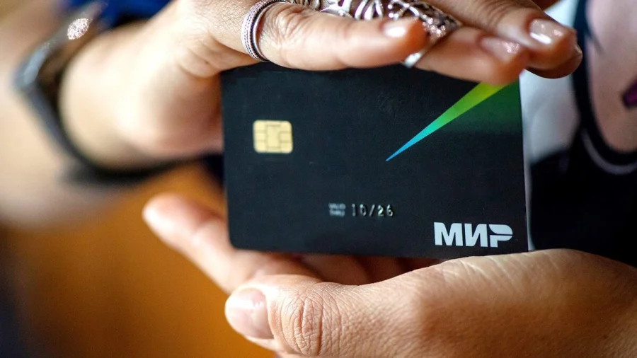 Российским туристам объяснили, в каких странах работает «Мир» без ограничений