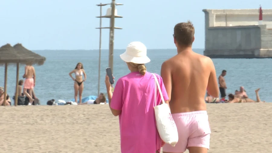 Российским туристам напомнили о строгих законах за рубежом: за интимные отношения вне брака в ряде стран грозят штрафы и тюрьма