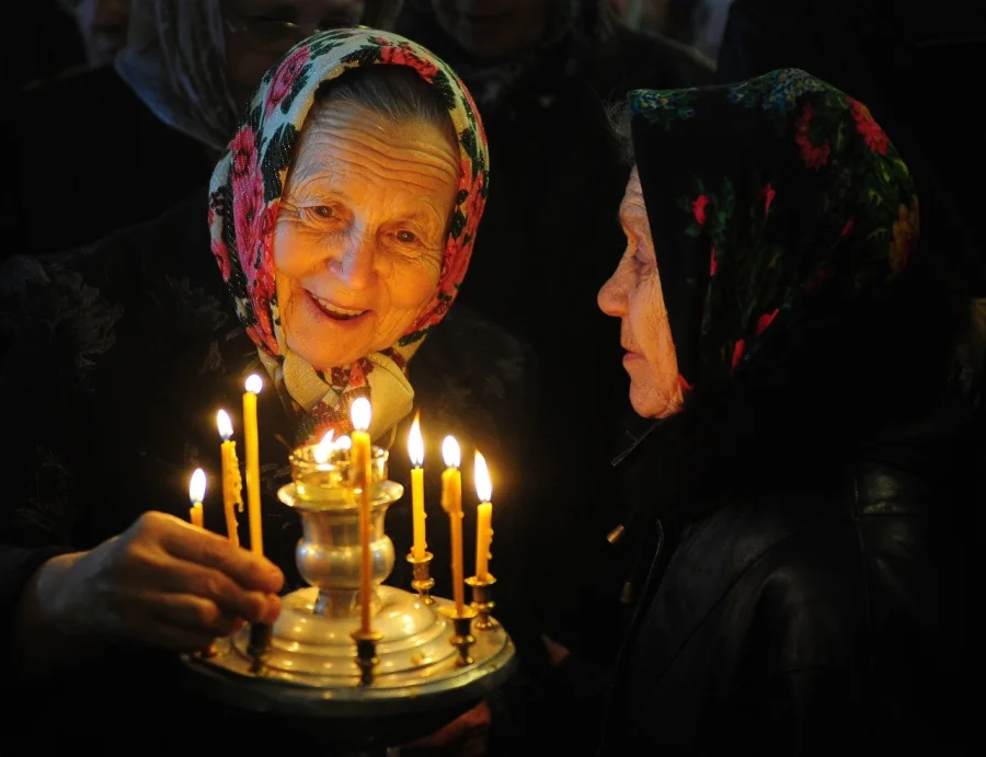«Храм — не поле боя»: в РПЦ объяснили, как реагировать на замечания «строгих бабушек»