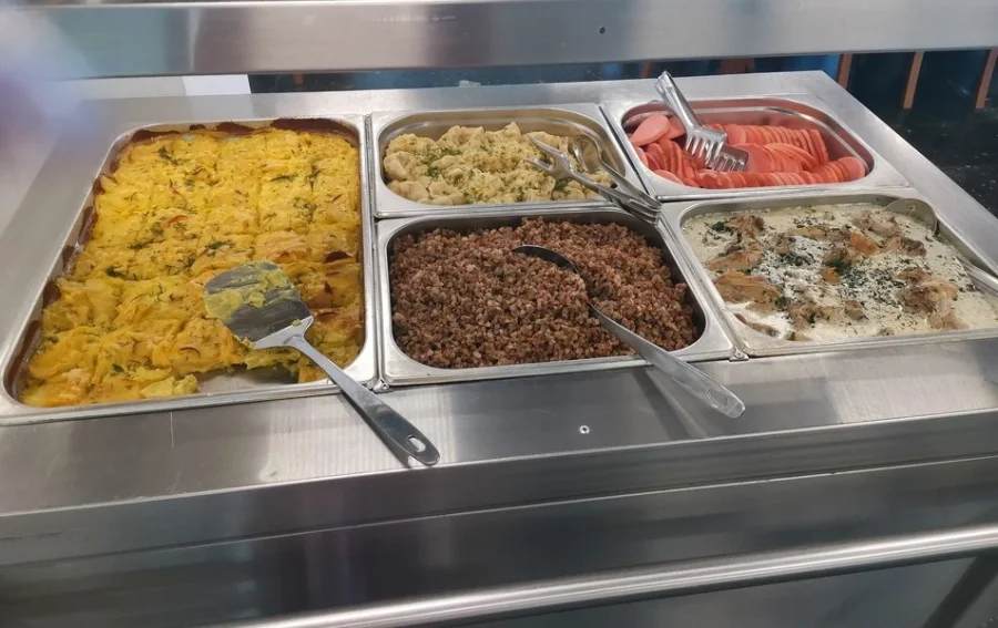 «Привкус СССР»: туристы из РФ экстренно покинули Пицунду после обеда в местной столовой