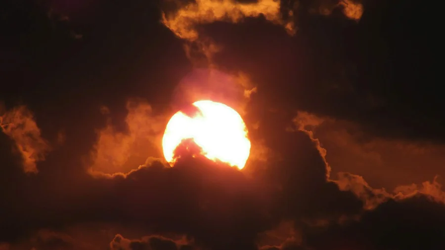 Магнитная буря 24 февраля 2026 года: Землю накрыли 5-балльные геоатаки — прогноз и характеристика дня