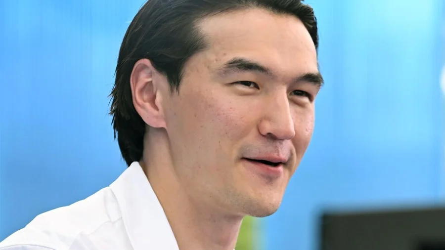 «Интересная Россия» выяснила, почему Нурлану Сабурову запретили въезд в страну на полвека