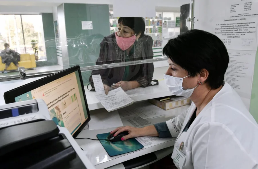 Больничный не дольше пяти дней: что готовит Минздрав для часто болеющих россиян