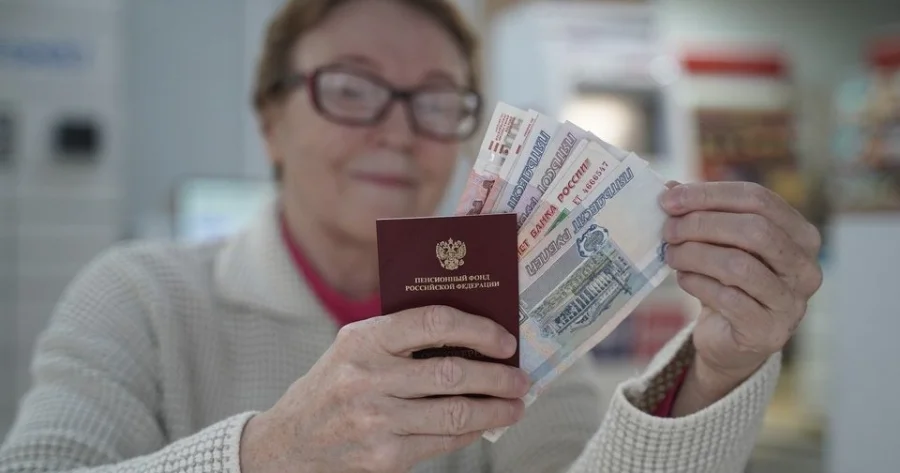 Не только январь: когда и кому ждать реальной прибавки к пенсии в 2026 году