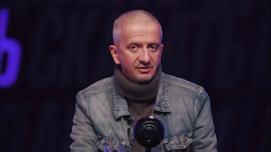 Константин Богомолов подал в отставку с поста и. о. ректора Школы-студии МХАТ