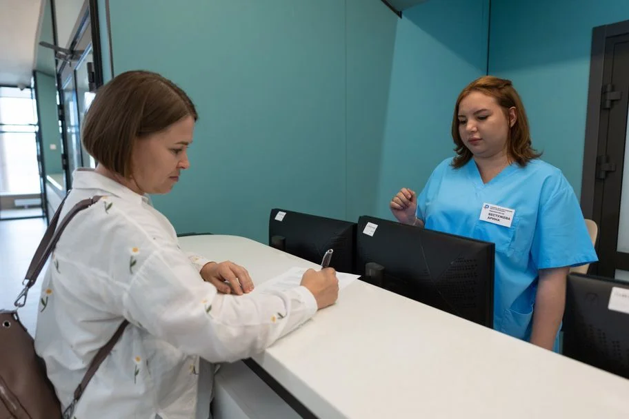 Новые правила ОМС: дополнительные анализы, больше ЭКО и бесплатное сопровождение инвалидов