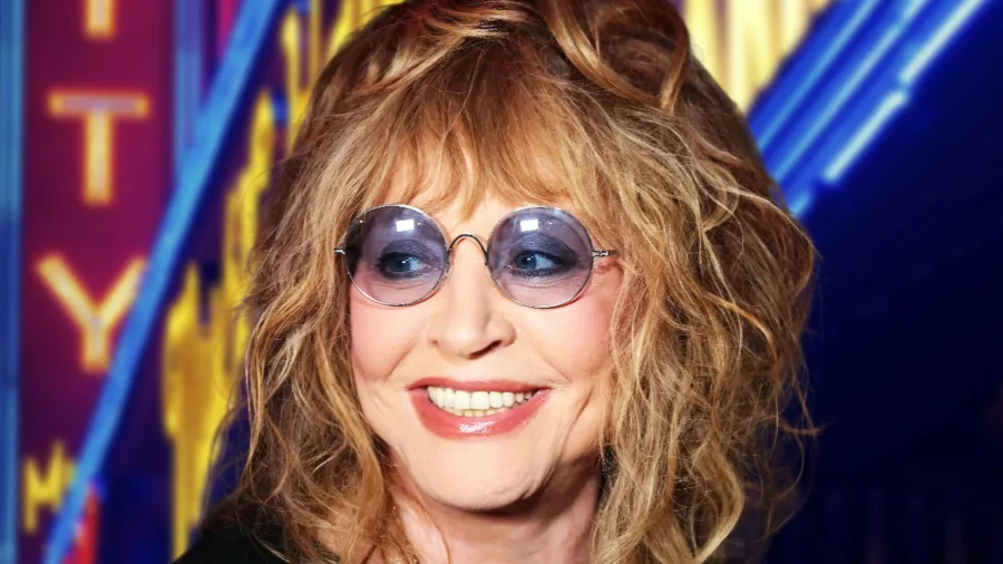 Алла Пугачёва поздравила поклонников с приходом весны и возродила свою традицию «разрешать» новый сезон