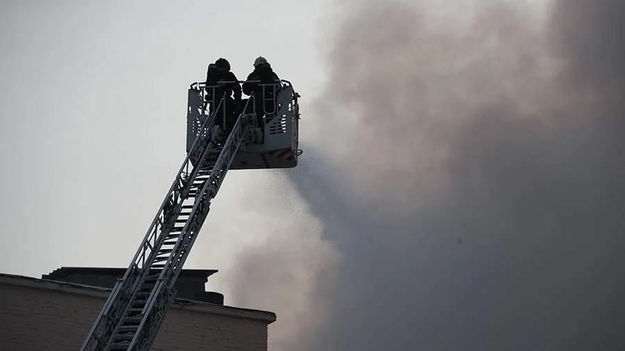 Взрывы в Туапсе 28 апреля: ночная атака БПЛА привела к пожару на НПЗ — первые подробности