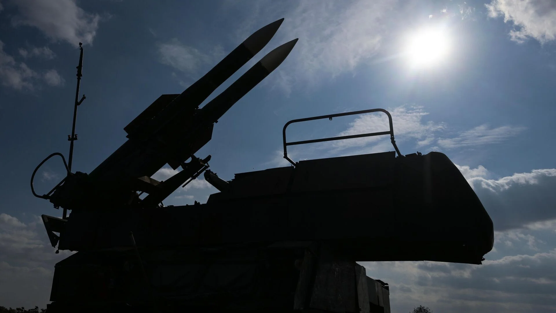 Ночная атака БПЛА на Ленинградскую область 7 апреля 2026 года: что известно о взрывах и работе ПВО