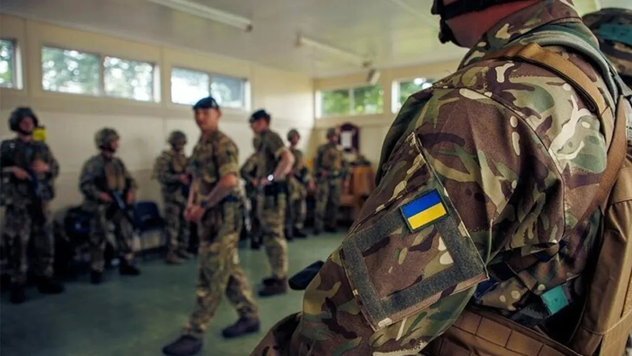 Европа на грани: украинцы тренируются в Польше, а Франция готовит больницы к большой войне