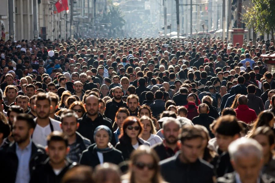 Глобальный парадокс: мир боится перенаселения, пока Россия готовится к депопуляции