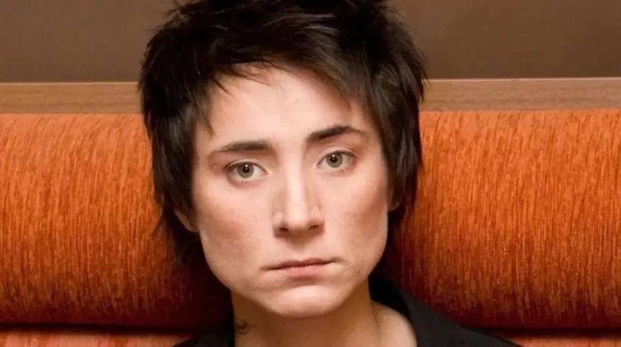 Земфира* в Париже: как её «патриотизм на процентах» приносит миллионы