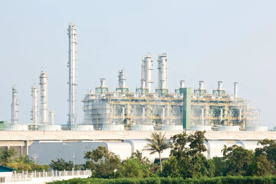 Саудовская Аравия резко сокращает нефтяной экспорт: Китай получит вдвое меньше