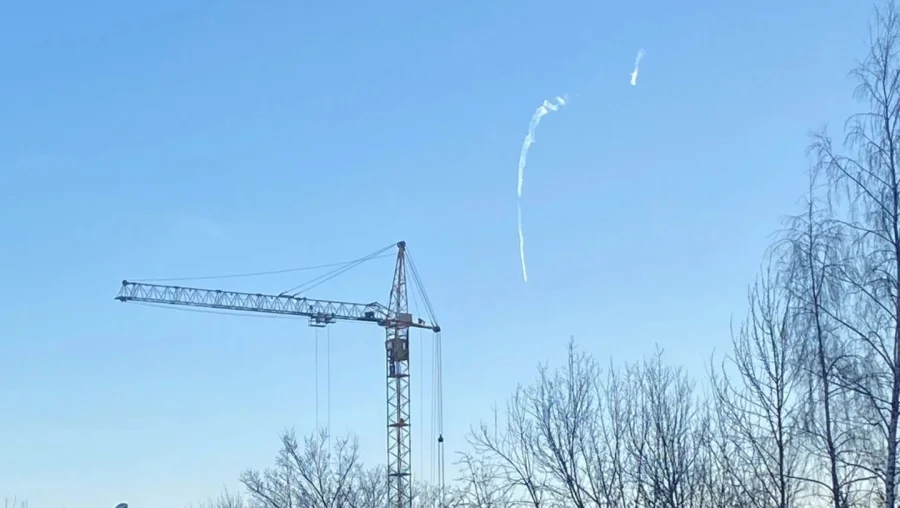 Ночная атака БПЛА на Ленинградскую область 3 апреля: силы ПВО отразили удар, есть пострадавшие и повреждения