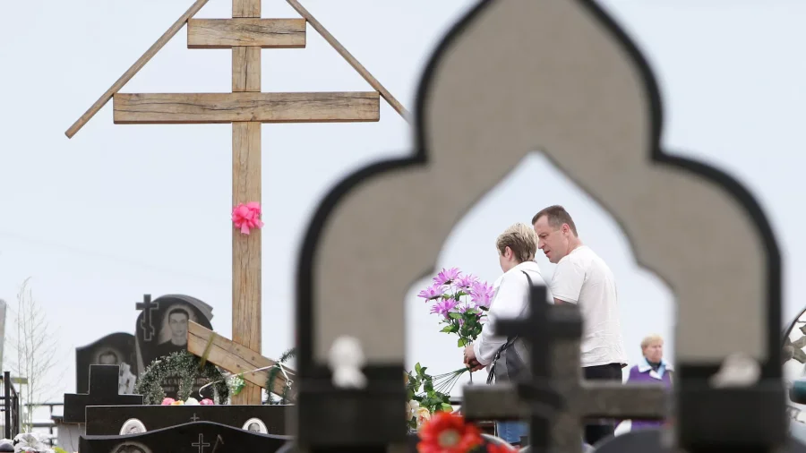 Как поминать усопших в Родительский день: церковные традиции и смысл