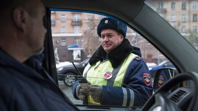 Что должно лежать в бардачке с 1 июня: ГИБДД предупредила автомобилистов