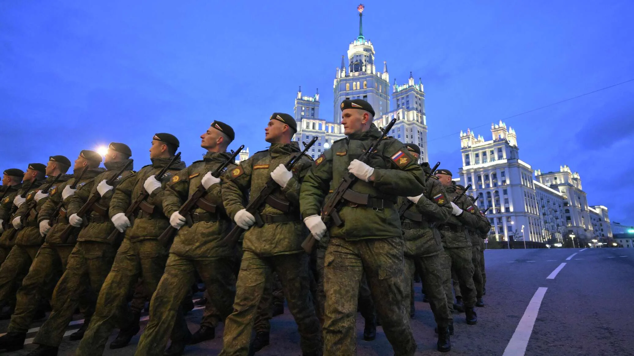 Парад Победы 2026 в Москве: что покажут, кто приедет и где смотреть лучше всего