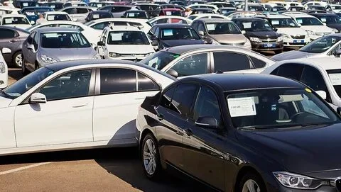 Дефицит топлива начал менять поведение покупателей автомобилей в России