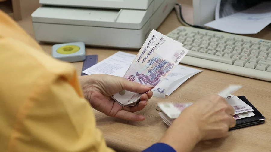 Августовские пособия перечислят по новому расписанию: когда ждать зачислений