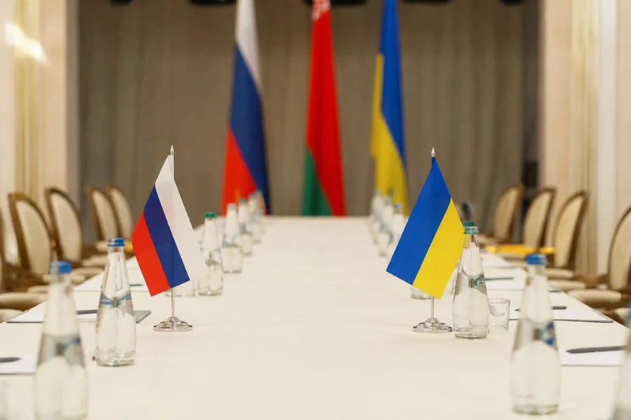 Переговоры РФ и Украины выходят на новый этап: возможно ли завершение СВО до конца 2026 года