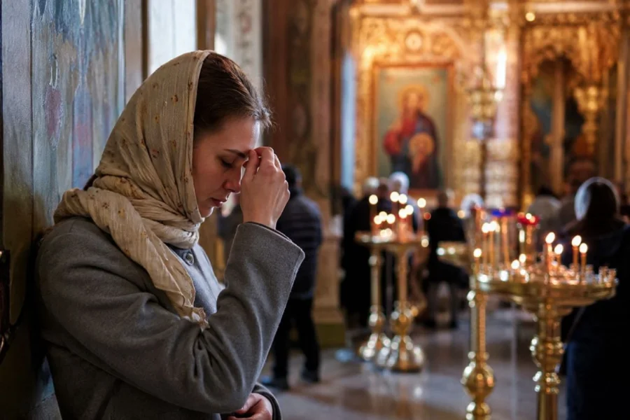 Священники объяснили, почему даже здоровому человеку может стать плохо в храме