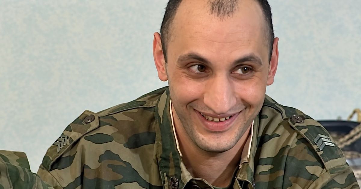 Сержант Фомин идёт на фронт: звезда «Солдат» Юрий Сафаров подписал контракт с Минобороны