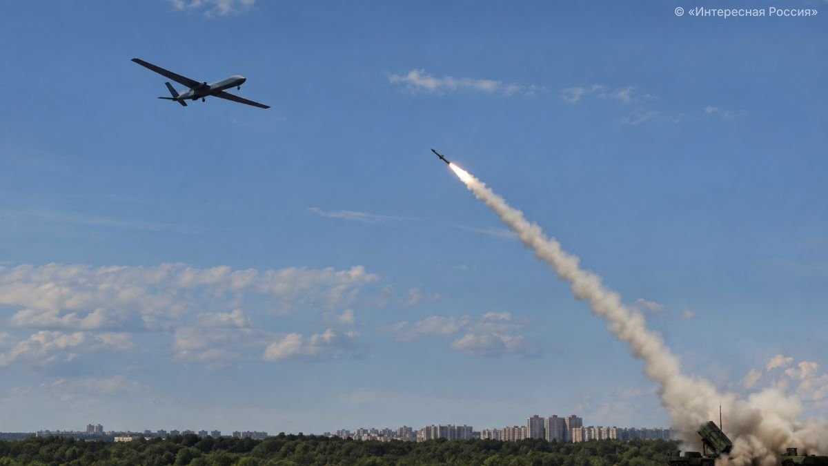 Ночь тревоги над Подмосковьем: жители сообщили о новых взрывах, ПВО отражает налёт беспилотников 22 сентября