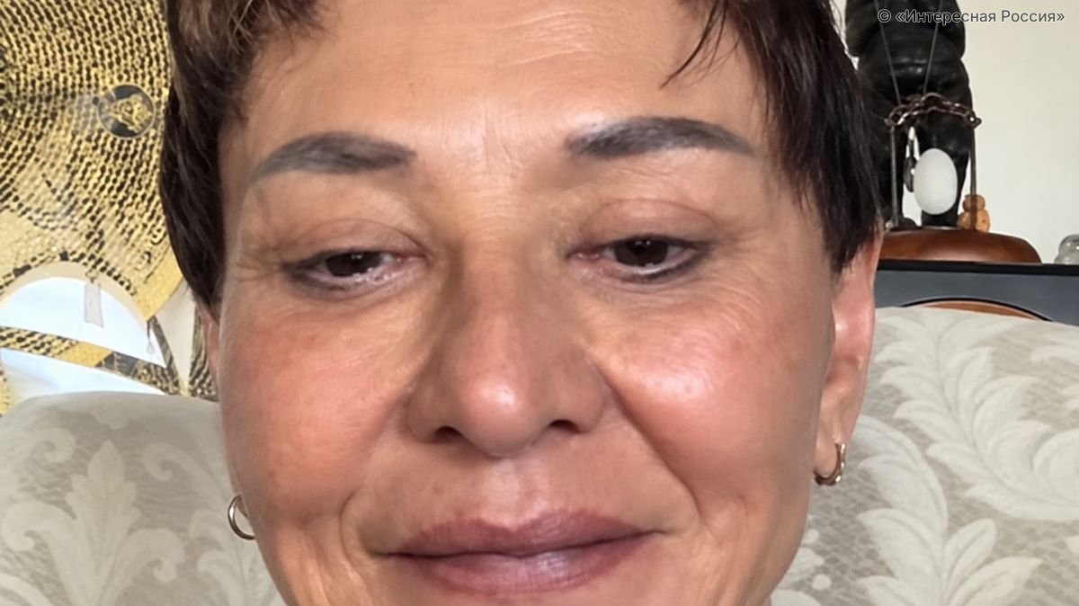 Без очков и фильтров: 71-летняя Ирина Хакамада показала лицо без макияжа