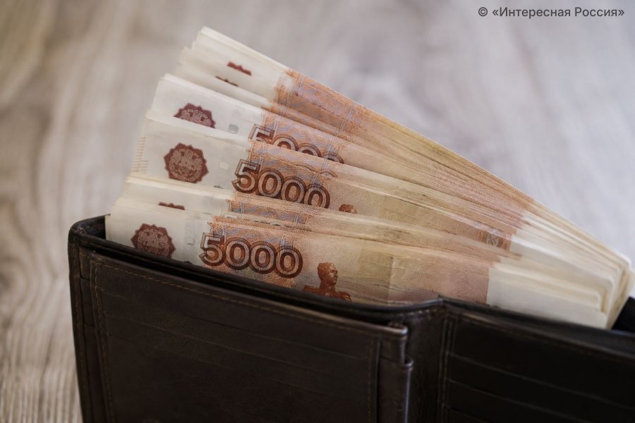 Средняя зарплата в России приблизилась к 115 тысячам рублей — Росстат