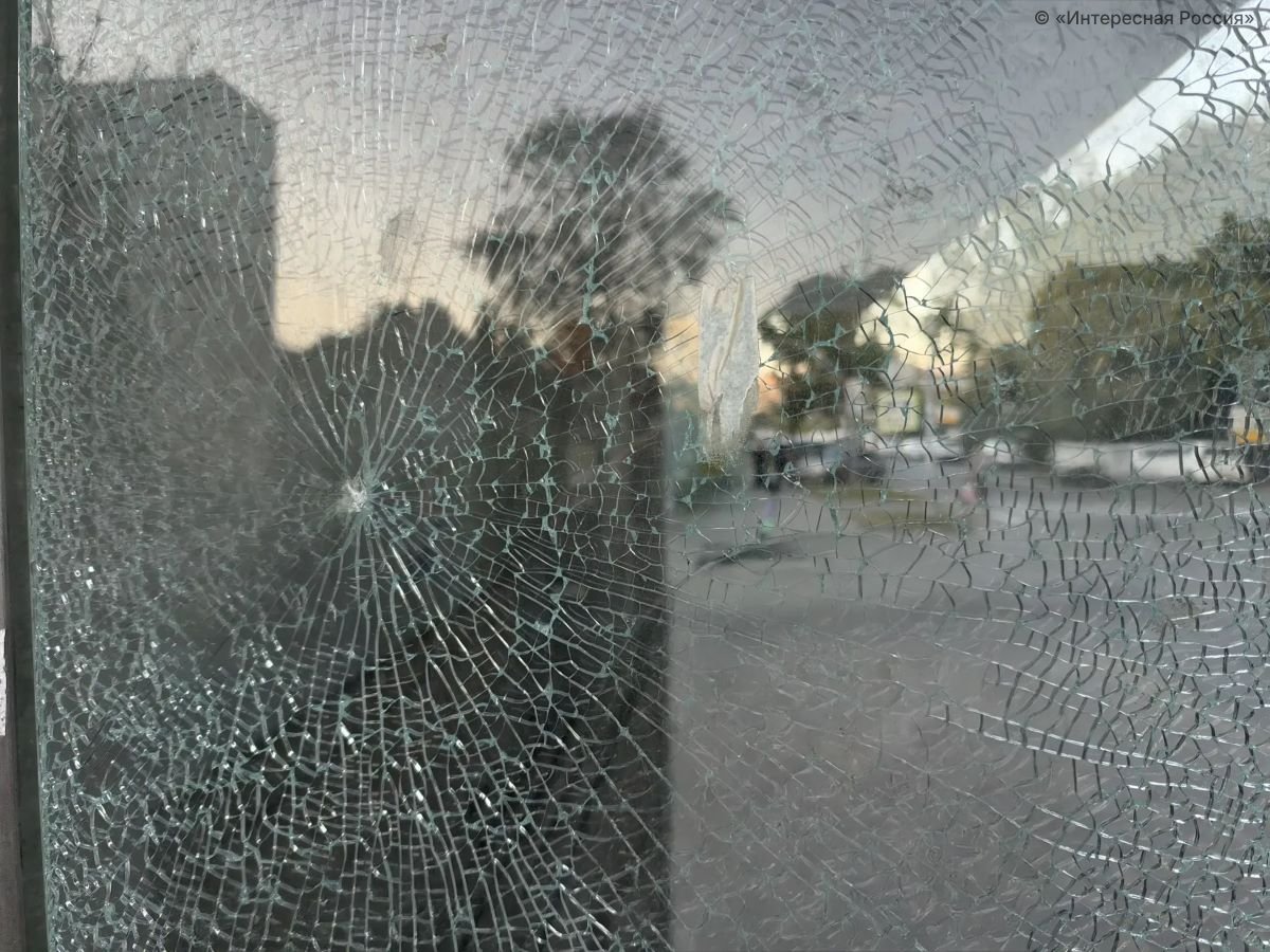 Ночь мощных взрывов в Брянске: жители сообщили об атаке беспилотников и повреждении жилого дома 17 октября