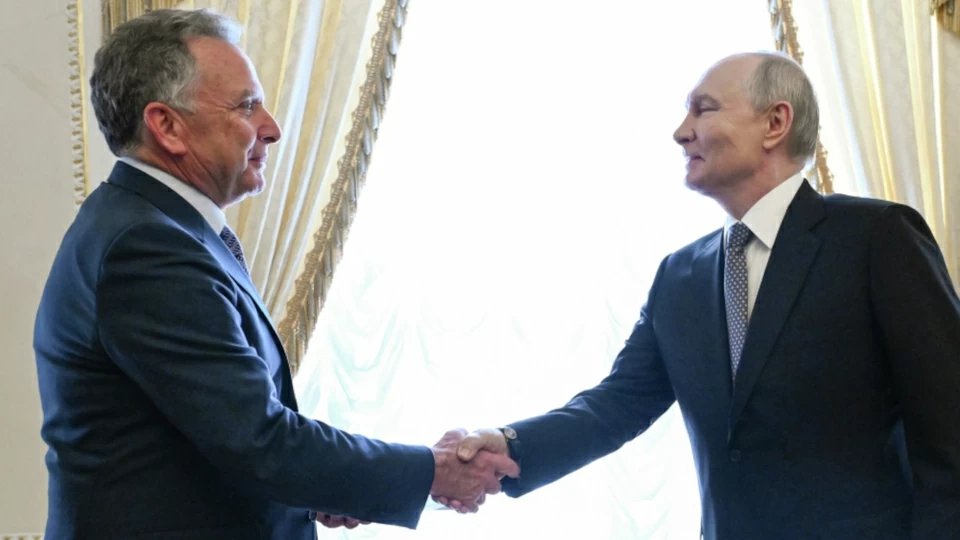 Путин принял Уиткоффа в Петербурге и освободил американца Хаббарда