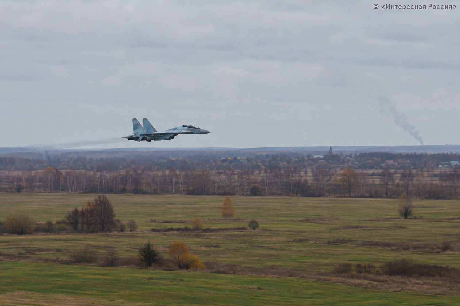 В Калининградской области разбился истребитель Су-30: экипаж катапультировался