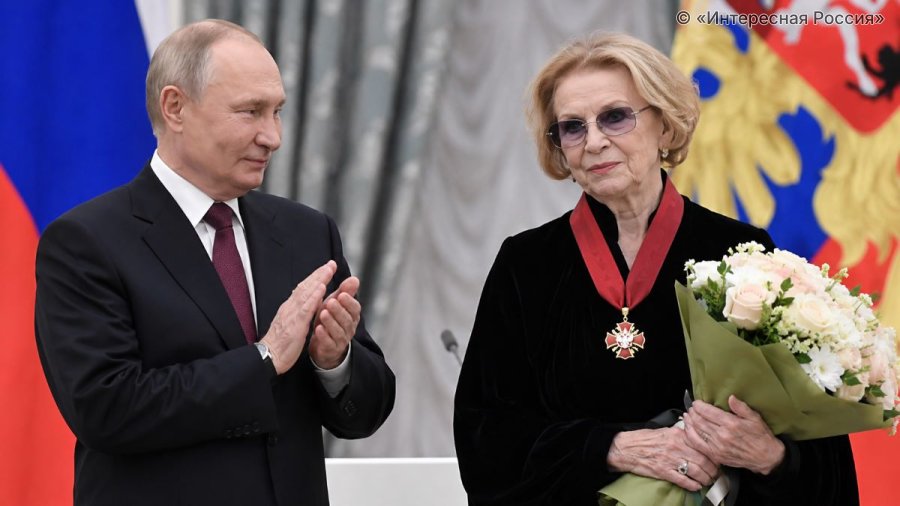 Путин вручил Алле Демидовой высшую степень ордена «За заслуги перед Отечеством»