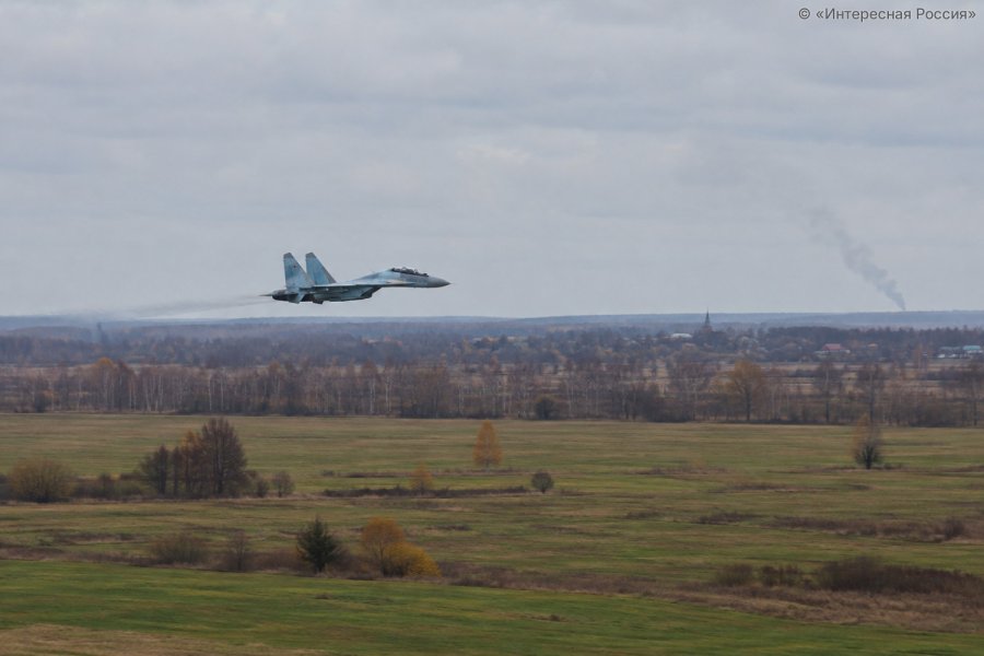 В Калининградской области разбился истребитель Су-30: экипаж катапультировался
