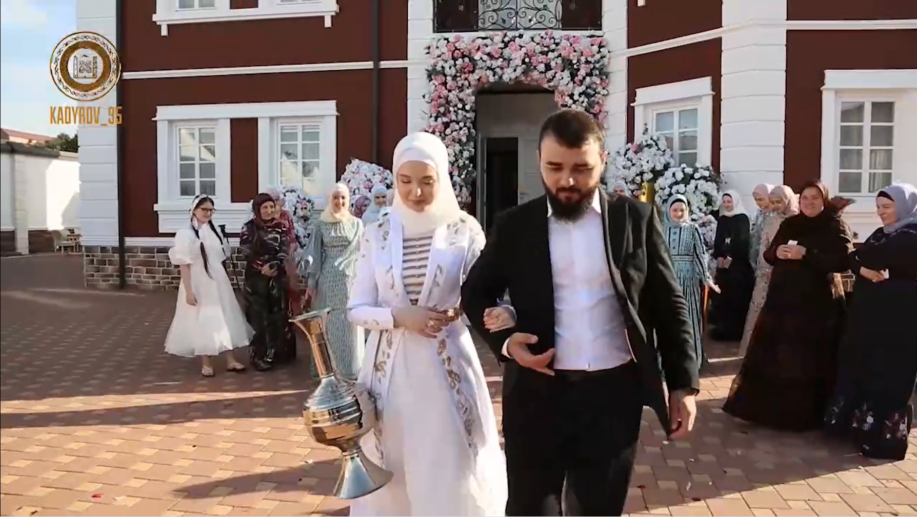 Кадры со свадьбы 17-летнего сына Кадырова опубликовал в сети Тимати