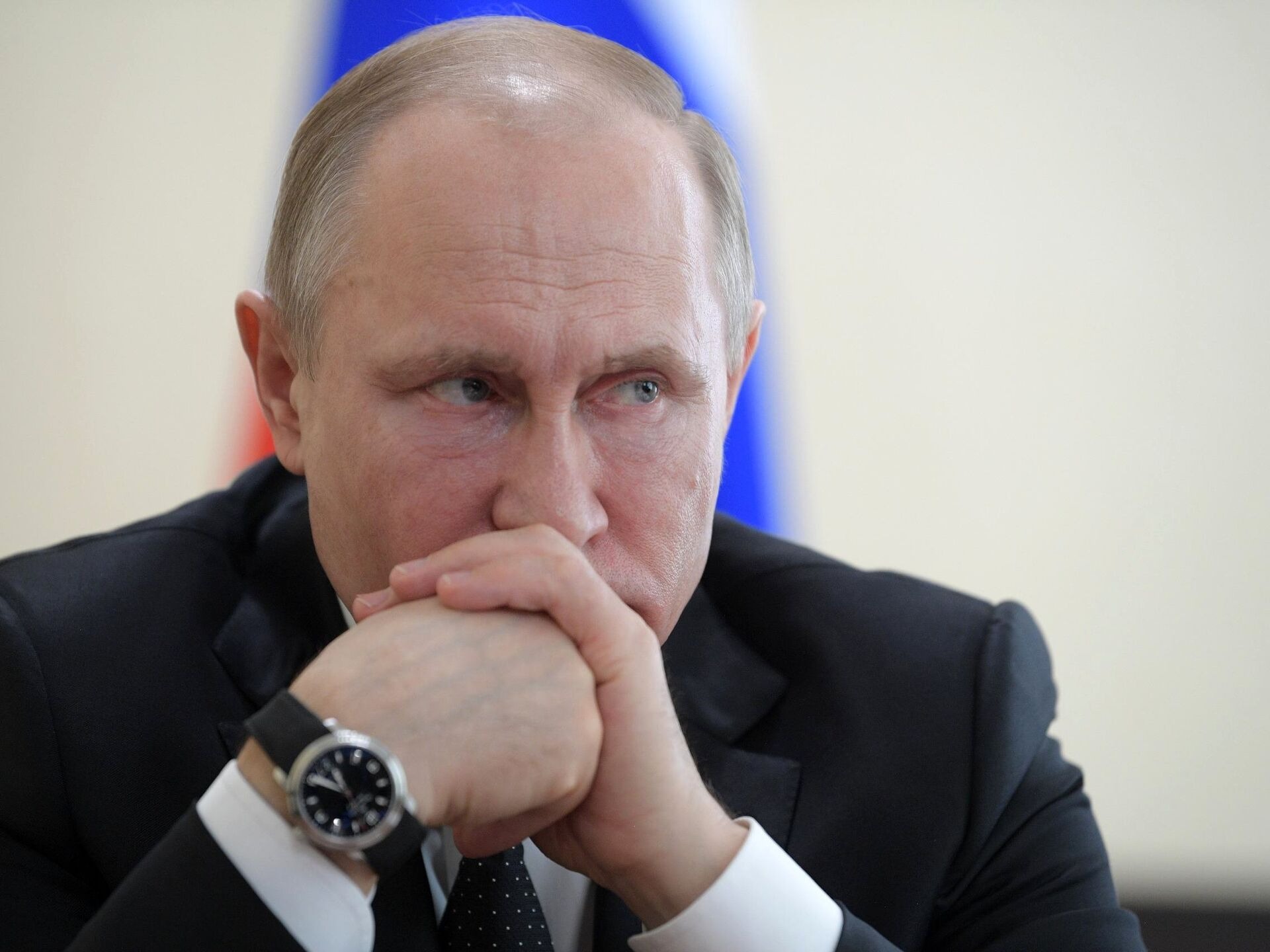«У него что, метла сломалась?» Как непутевые кадры Путина загоняют президента в ловушку