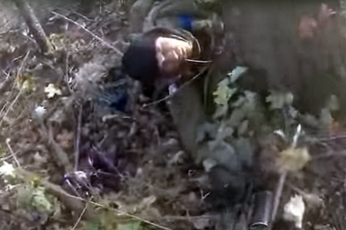 «Хватайся за ствол, терпи»: раненого украинского бойца спас российский солдат